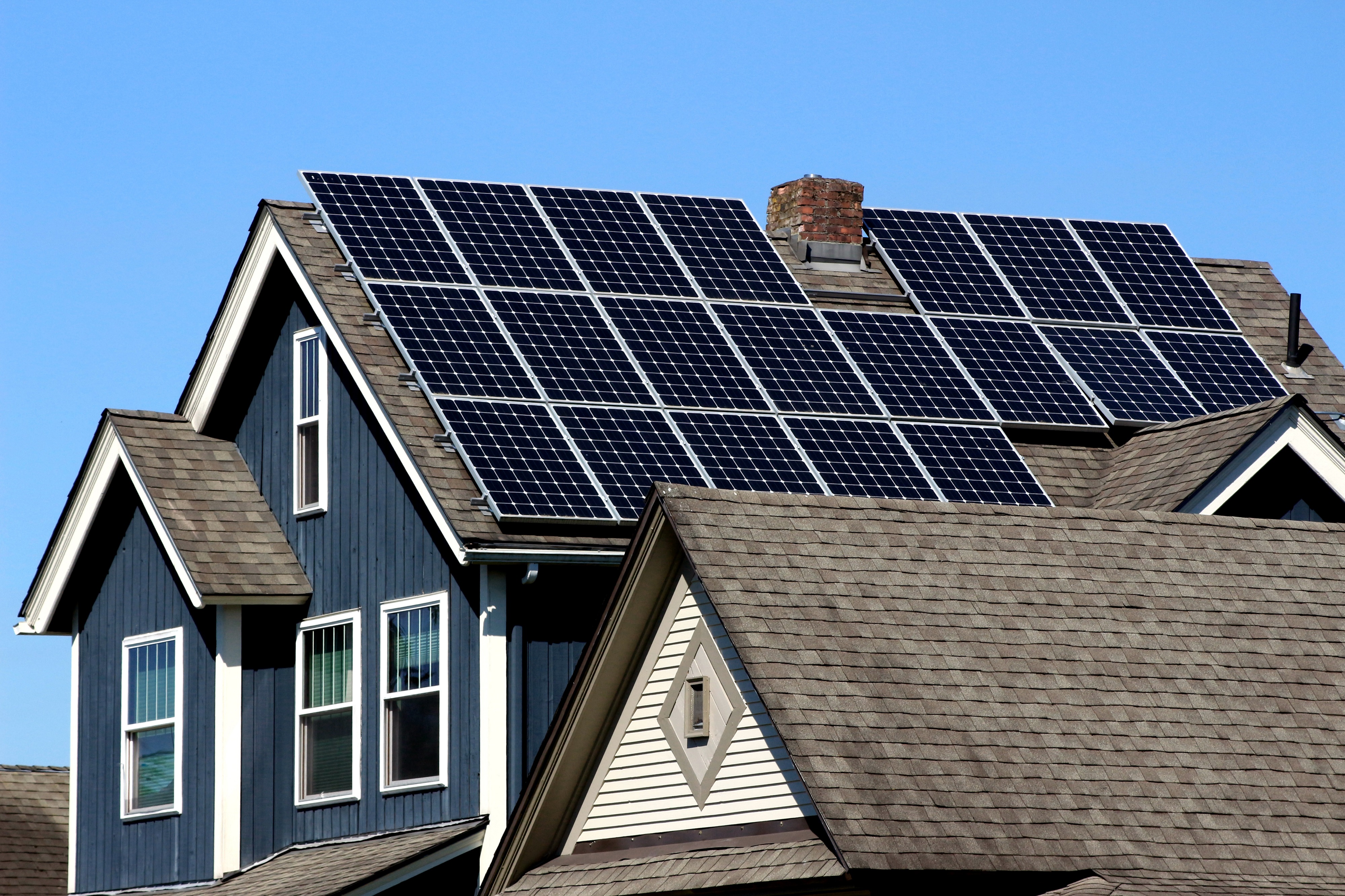 California Mandates Solar Panels  With a Battery Option 