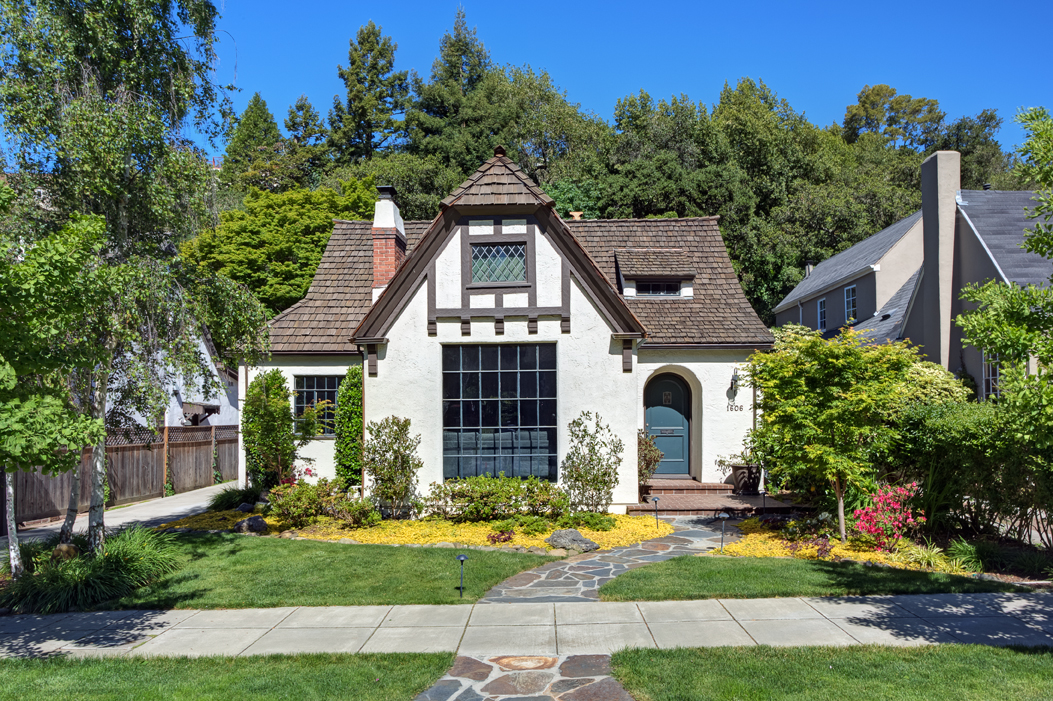 Trestle Glen Builder Magazine