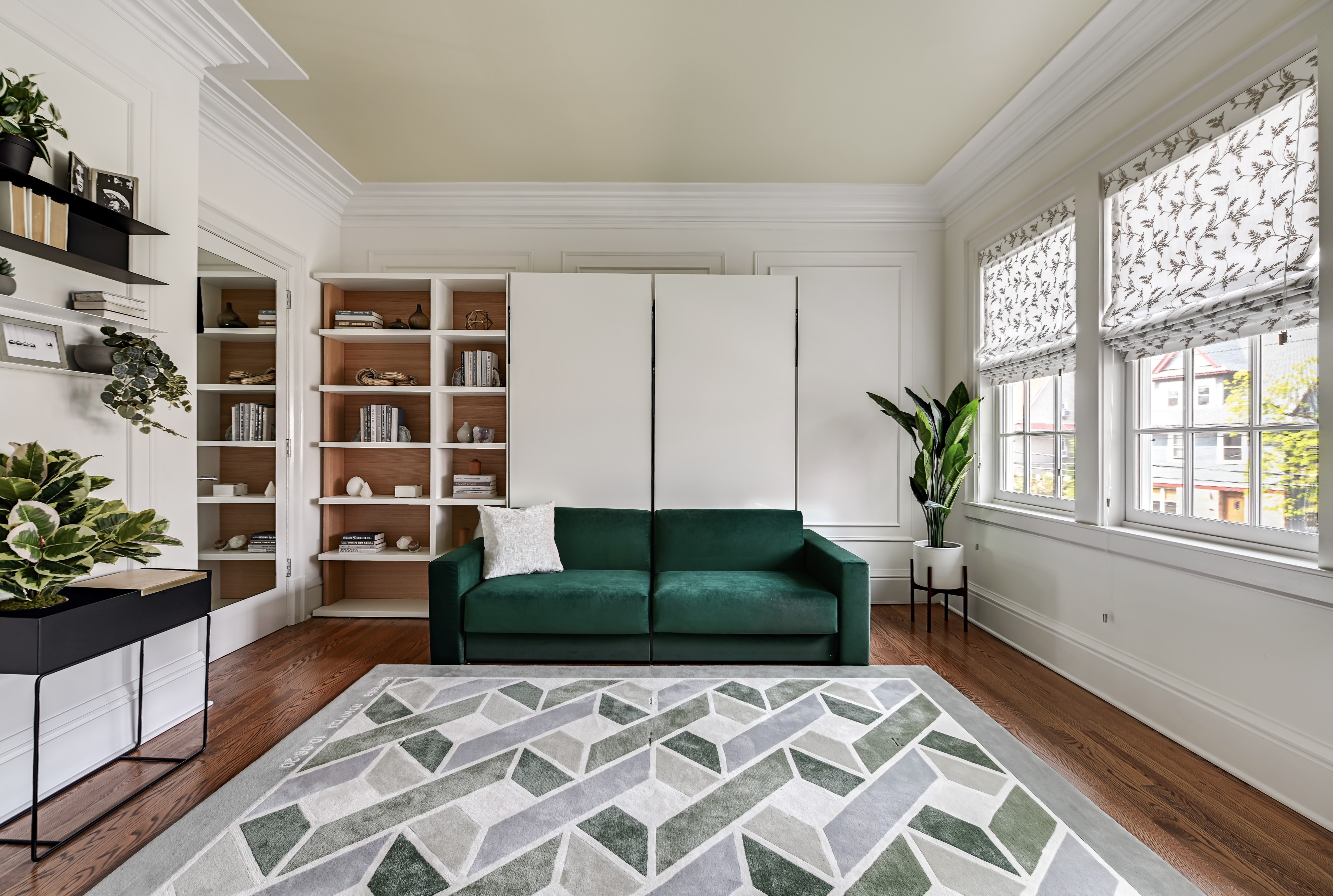 12Bedroom Yonkers, NY Home Maximized for Guests Using Resource