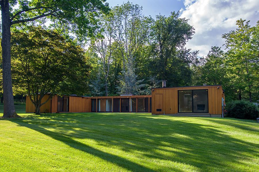 Philip Johnson's Wiley Speculative House For Sale in Connecticut