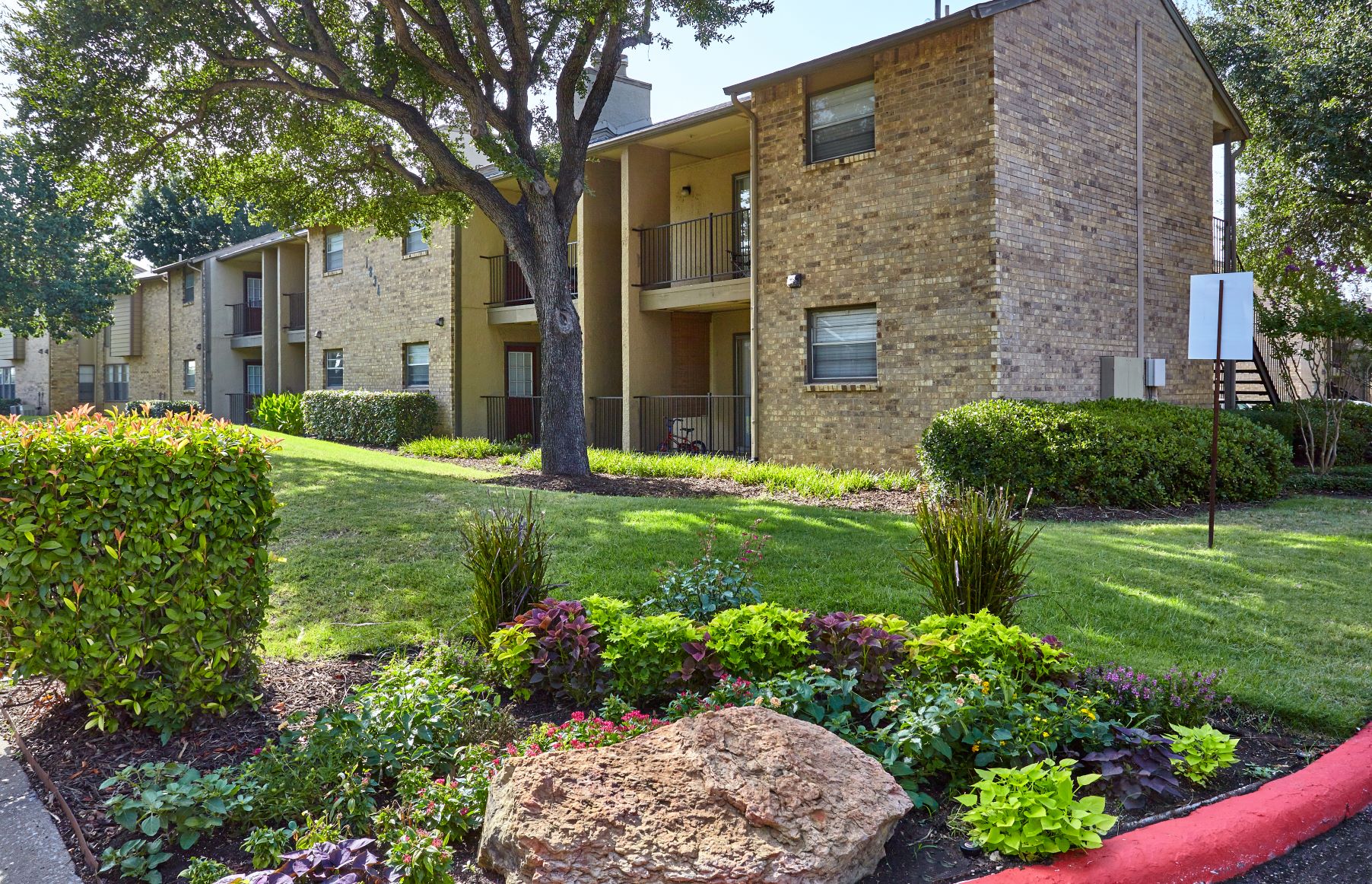 Investors Acquire ThreeProperty Multifamily Portfolio in DallasFort