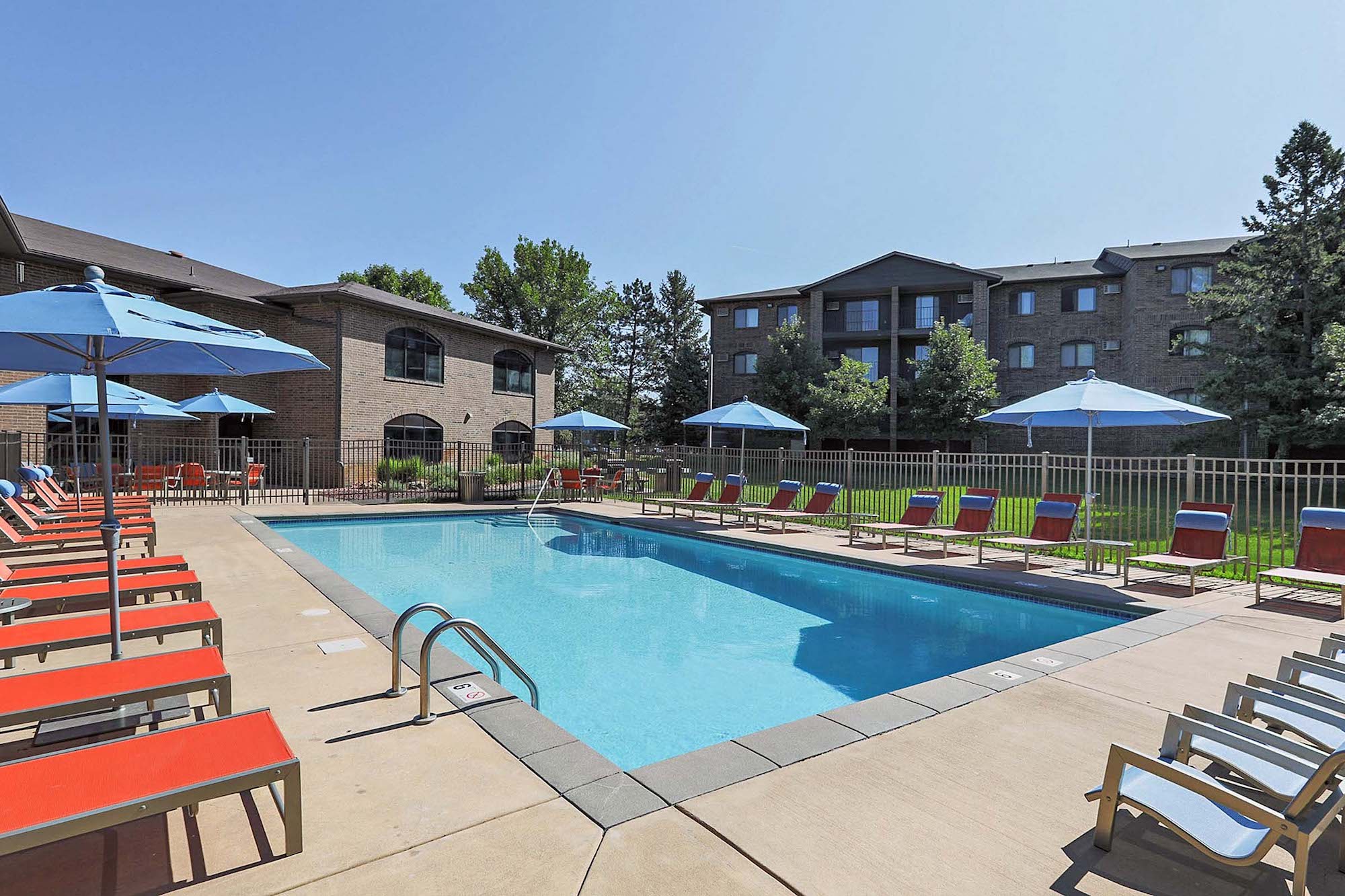 Redwood Capital Group Returns to Minnesota With Multifamily Acquisition