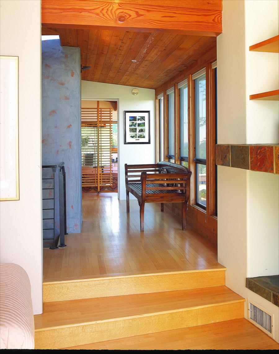 Floor Level Changes Enhance Spatial Experience Remodeling