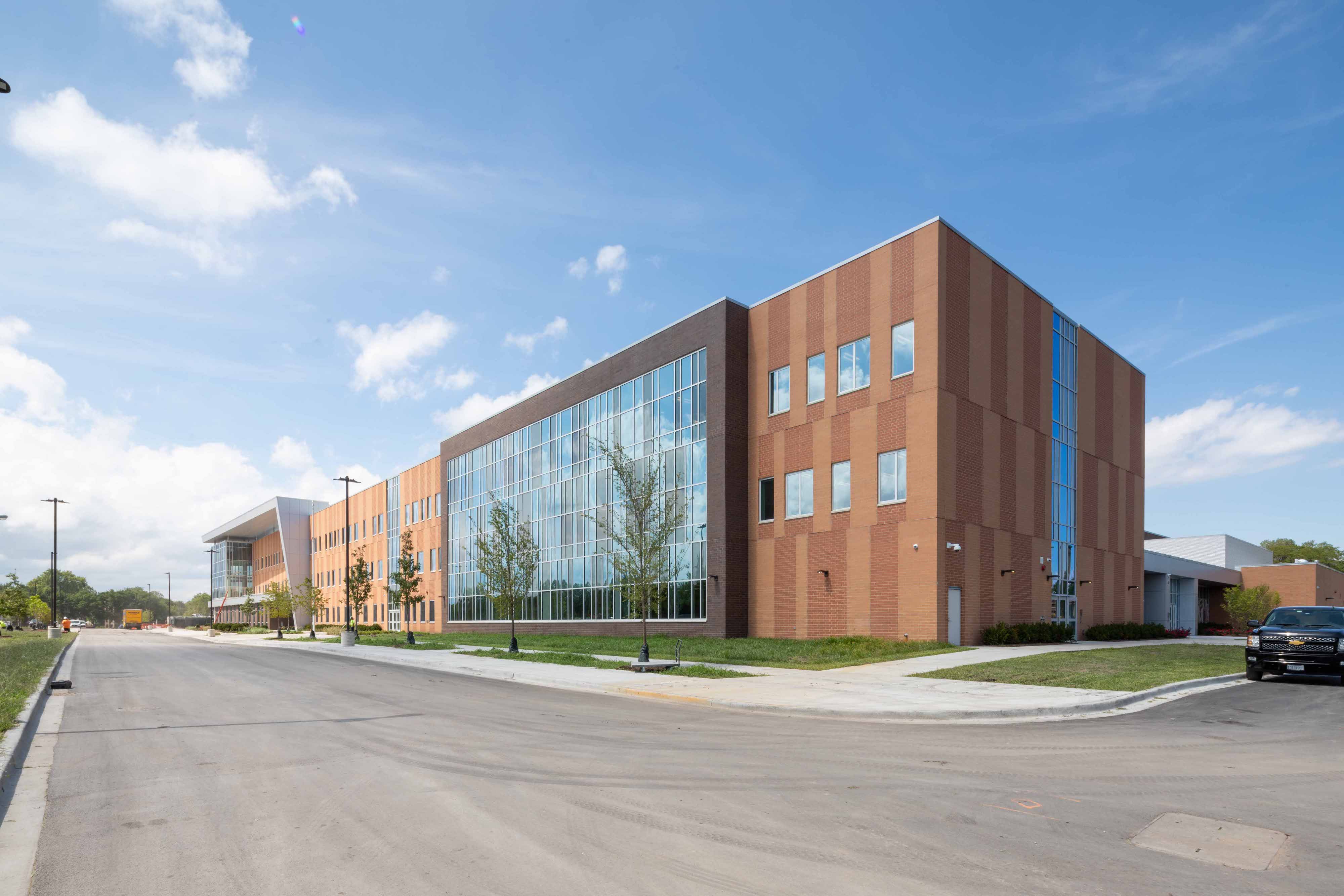 Chicago Public Schools Englewood Stem High School By Moody Nolan 