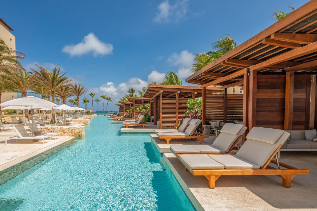 Hyatt Regency Aruba's Trankilo Pool Named 2021 Dream Design Aquatics International Magazine