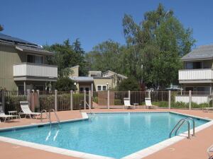 Solid Trades: The Commons, a 264-unit multifamily property in Campbell, Calif., near Silicon Valley, is a 1970s product that sold for $160,985 per unit at a 5.4 percent cap rate.