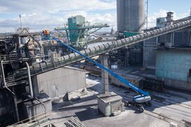 TELESCOPIC BOOMS OFFERS HEAVY LIFTING 
