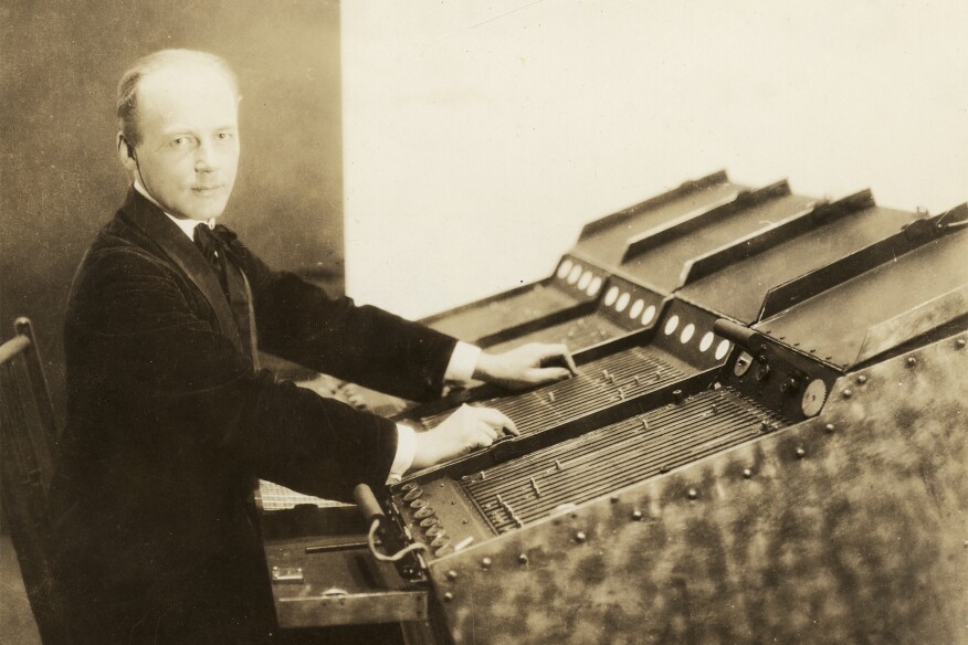 Thomas Wilfred Sitting at the Clavilux “Model E,” about 1924.