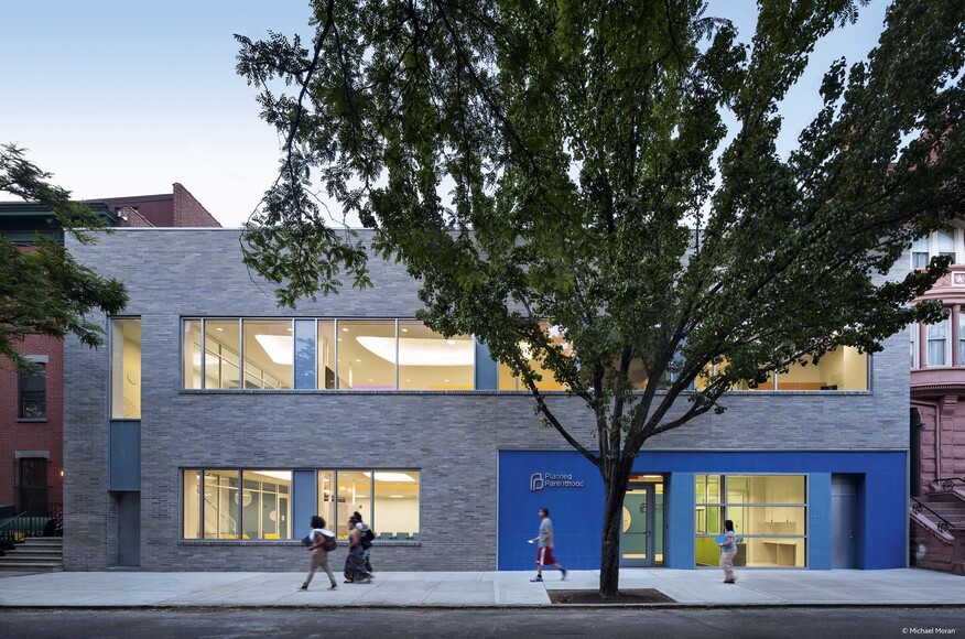 The Planned Parenthood in Queens by Stephen Yablon Architecture 