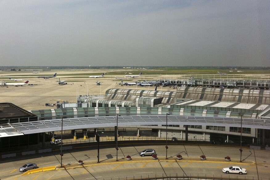 Chicago O&#39;Hare United Terminal, by Helmut Jahn