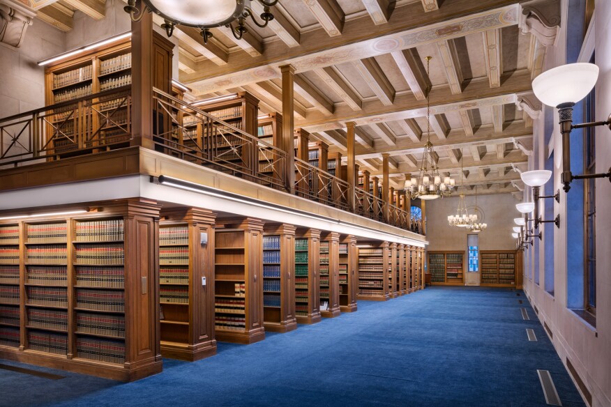 Thurgood Marshall Federal Courthouse library, in New York. Lighting design by Domingo Gonzalez Associates.