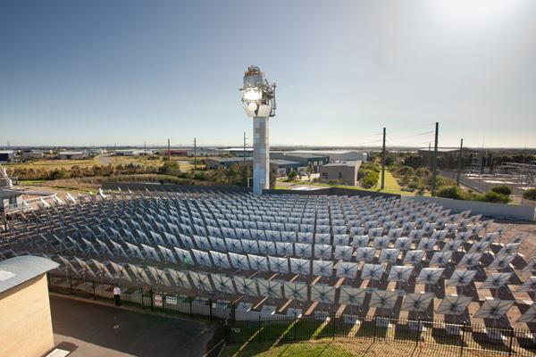 A CSIRO solar tower in operation.