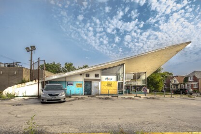 Pride Cleaners, designed by architect Gerald Siegwart and completed in 1959—one of many South Side buildings that deserve designation as Chicago Landmarks