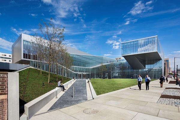 Located on the main thoroughfare of Walnut Street at the edge of campus closest to Center City Philadelphia, the building acts as a new gateway to the University.