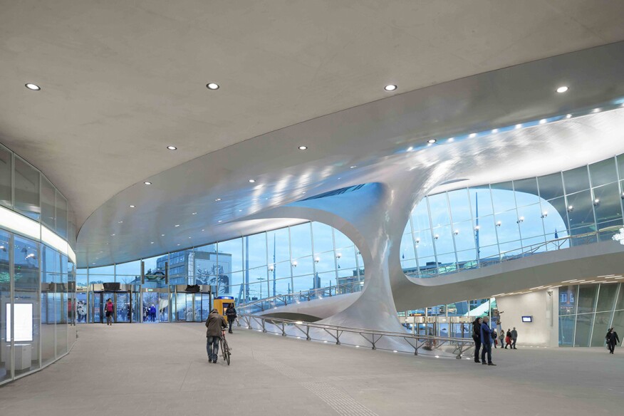 11/18/2015: Transfer Hall of the newly opened Arnhem Central Station