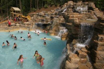 In building a new indoor

waterpark, Vermont’s Jay Peak resort plans to theme based on

the local character and resort environment. The approach is similar

to that of Dollywood’s Splash Country (shown) in

Tennessee.