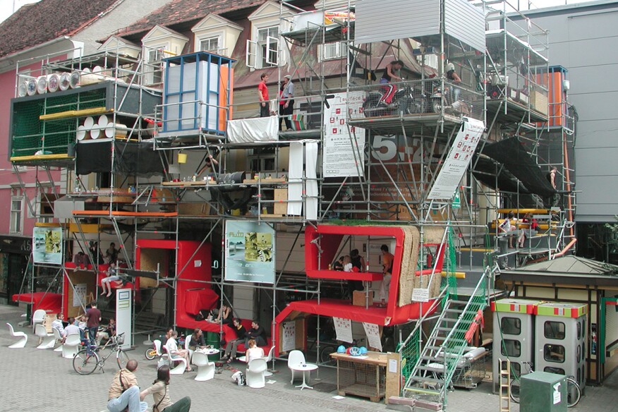 Peter Fattinger, Michael Rieper, and students from the Vienna University of Technology, Institute of Architecture and Design, SELFWARE.surface, 2003, Graz, Austria.