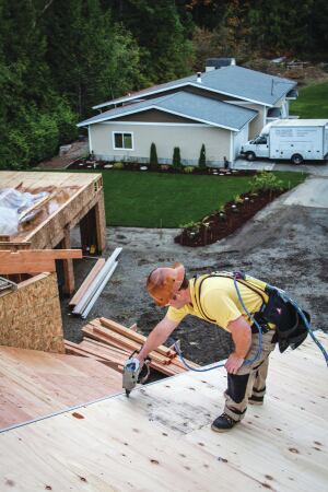 The Max X-Line eliminates a tripping hazard by functioning as both an air hose and a safety line.