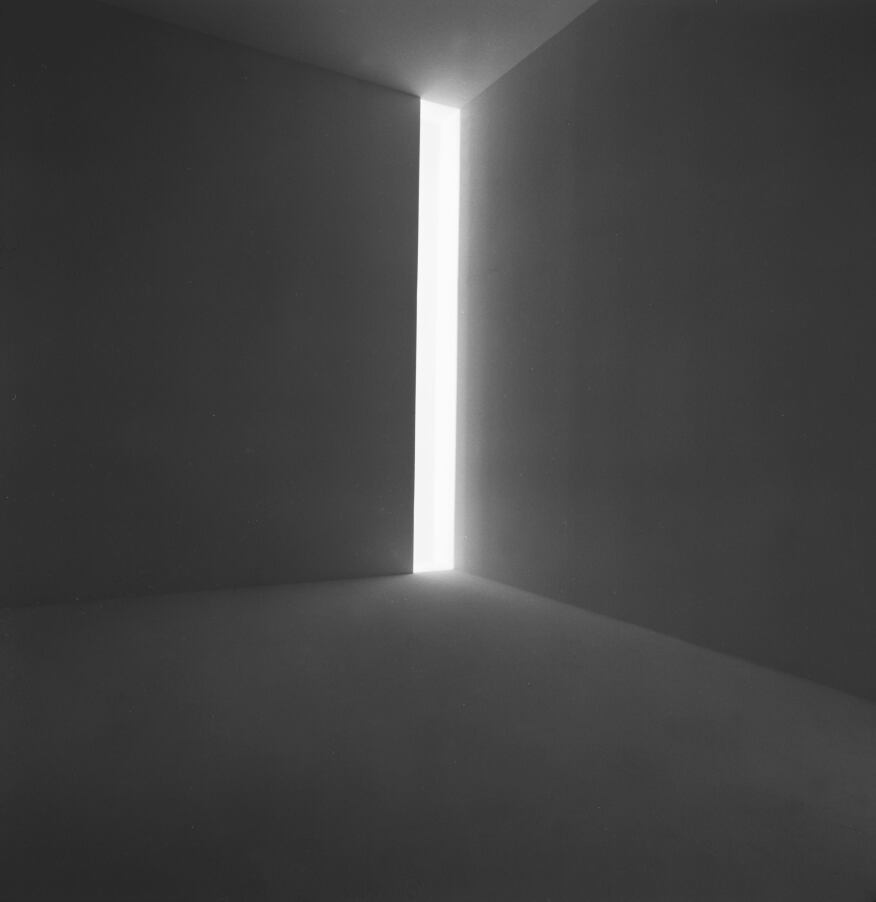 Ronin, 1968 Fluorescent light, dimensions variable
Collection of the artist
© James Turrell
Installation view:
Jim Turrell, Stedelijk Museums, Amsterdam, April 9 - May 23, 1976