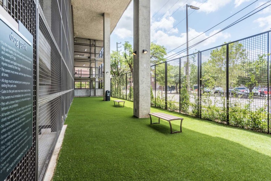 Pet area at Eighteen25, Houston