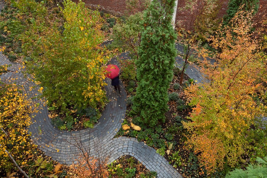 Monk's Garden Isabella Stewart Gardner Museum (Boston, Massachusetts) by Michael Van Valkenburgh Associates (MVVA).
