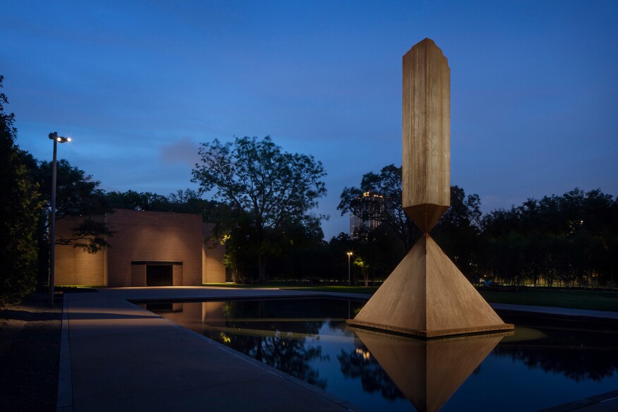 Exterior framing projectors illuminate artist Barnett Newman’s "Broken Obelisk" sculpture, providing precise control of glare and spill light.