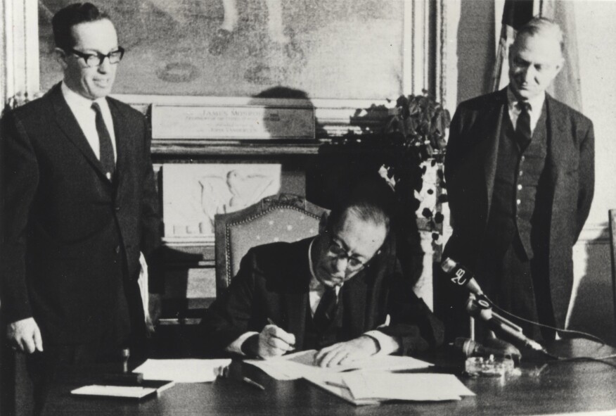 Margot Gayle, Mayor Robert F. Wagner signing the landmarks law, 1965.