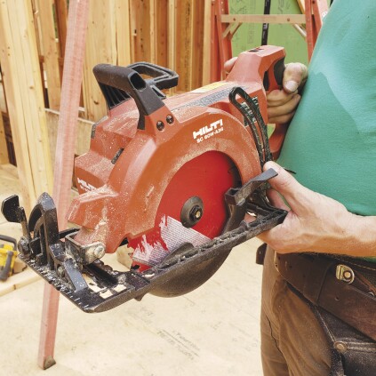 Cordless Rear-Handle Saws