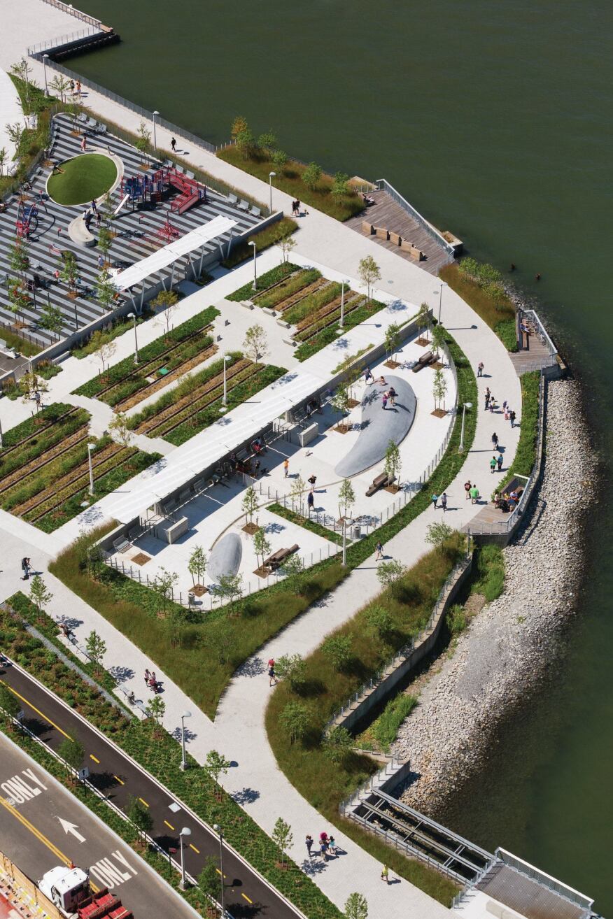 The first phase of the Hunter's Point South waterfront park by Thomas Balsley Associates / Weiss/Manfredi.