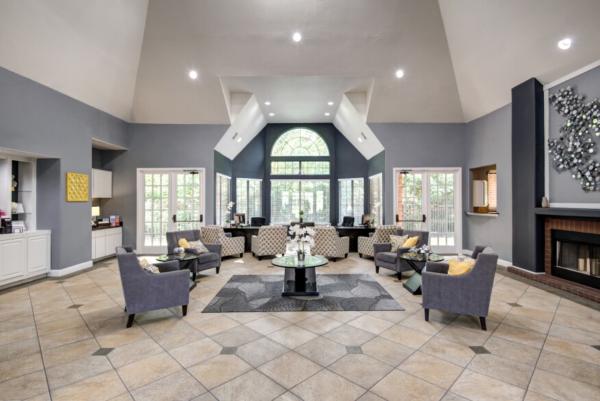 Vistas at Pinnacle Park, a 332-unit multifamily community in Dallas, is one of the six Texas properties acquired by Upside Avenue since the beginning of March.